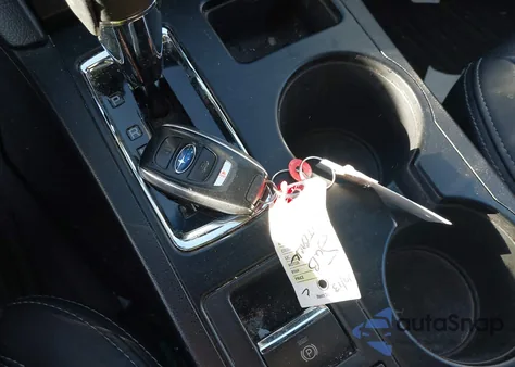 2018 Subaru Outback 2.5I Limited из США, поврежденный, VIN 4S4BSAKC6J3311377